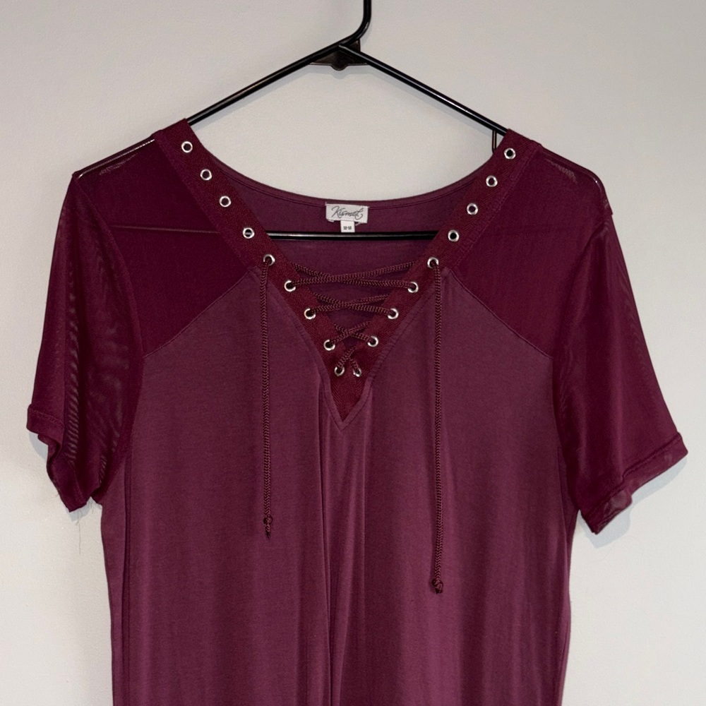 ๐ฅ2/$33๐ฅ Kismet Lace-Up Short Mesh Sleeve Top - Maroon Colour - Picture 3 of 9